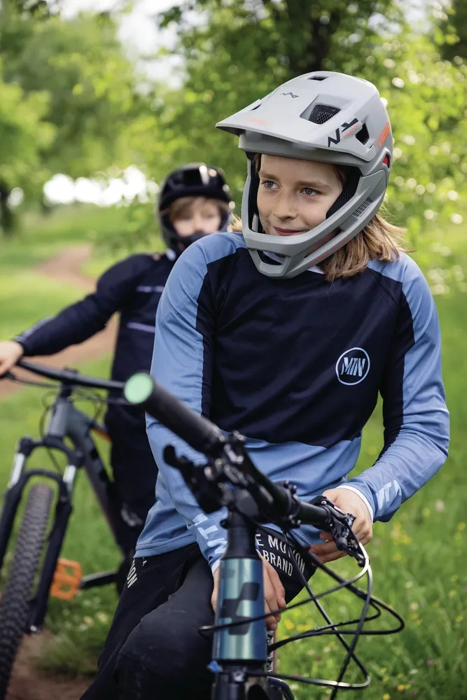 ABUS YouDrop FF Barnhjälm