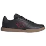 Core black / scarlet / gum