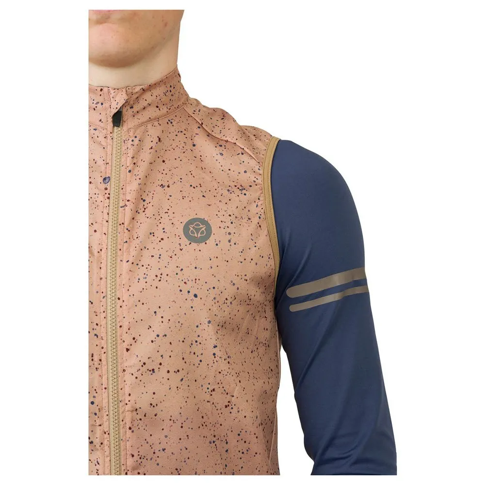 AGU Väst, Leather