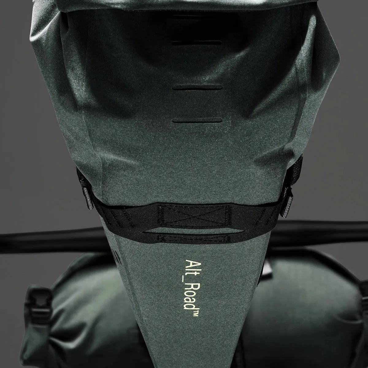 Apidura x APIDURA Saddle Pack 7L, Loam Apidura x APIDURA Saddle Pack 7L, Loam