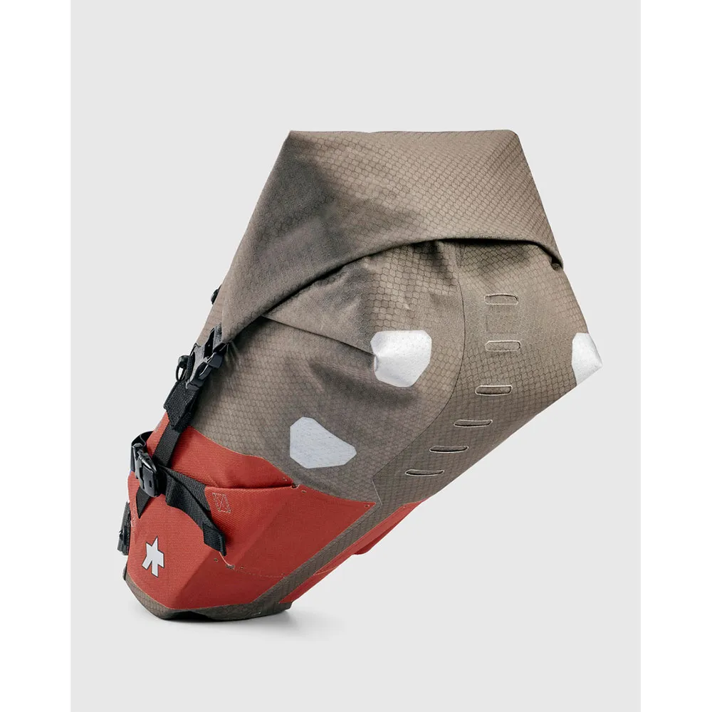 ASSOS X Ortlieb Sadeltaske 11l, Dark sand, One Size ASSOS X Ortlieb Sadeltaske 11l, Dark sand, One Size
