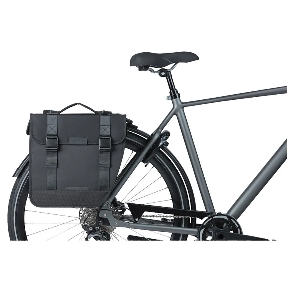 Basil Tour Mik Sidoväskor 28l, Black, One Size Basil Tour Mik Sidoväskor 28l, Black, One Size