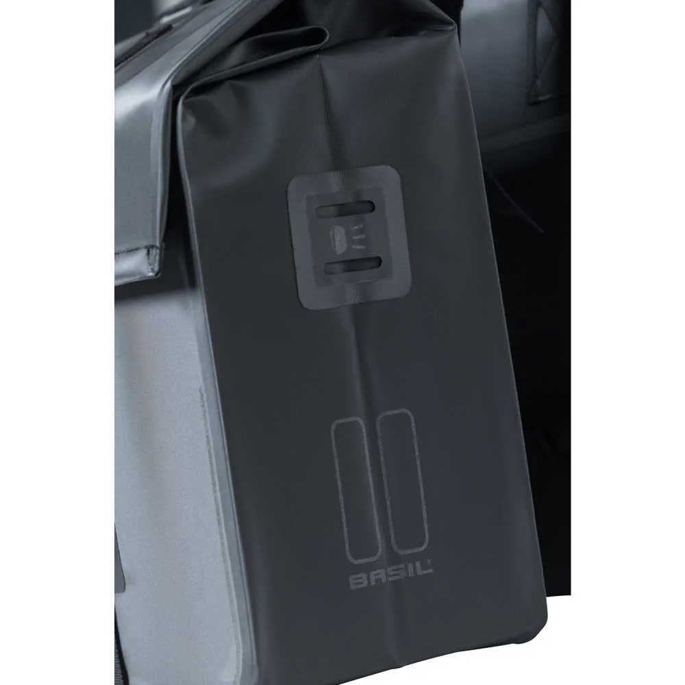 Basil Urban Dry Double Sidoväskor 50l, Matte black, One Size Basil Urban Dry Double Sidoväskor 50l, Matte black, One Size