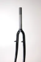 BBG 700c/28"framgaffel till v-broms 1 1/8"210mm styrrör BBG 700c/28"framgaffel till v-broms 1 1/8"210mm styrrör