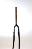 BBG 700c/28"framgaffel till V-broms 1 1/8"280 mm styrrör BBG 700c/28"framgaffel till V-broms 1 1/8"280 mm styrrör