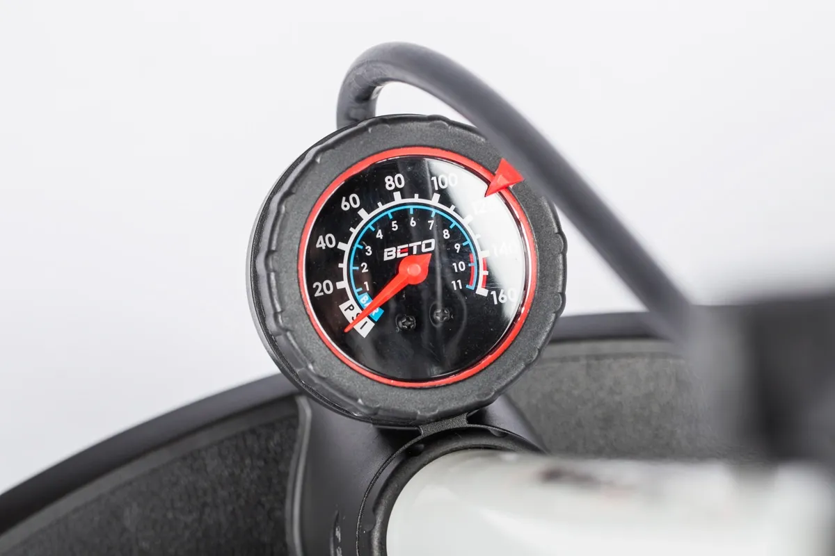 Beto Manometer Golvpump