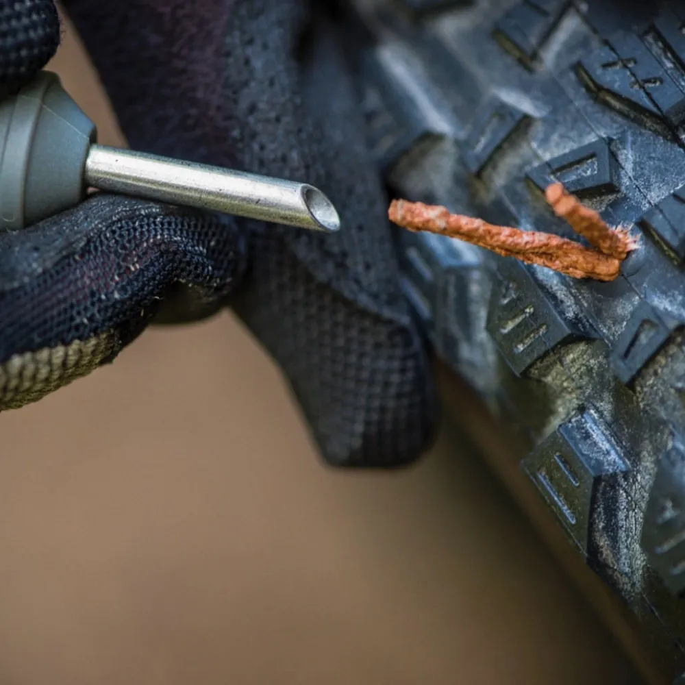 Blackburn Tubeless Repair Kit Pluggar Blackburn Tubeless Repair Kit Pluggar
