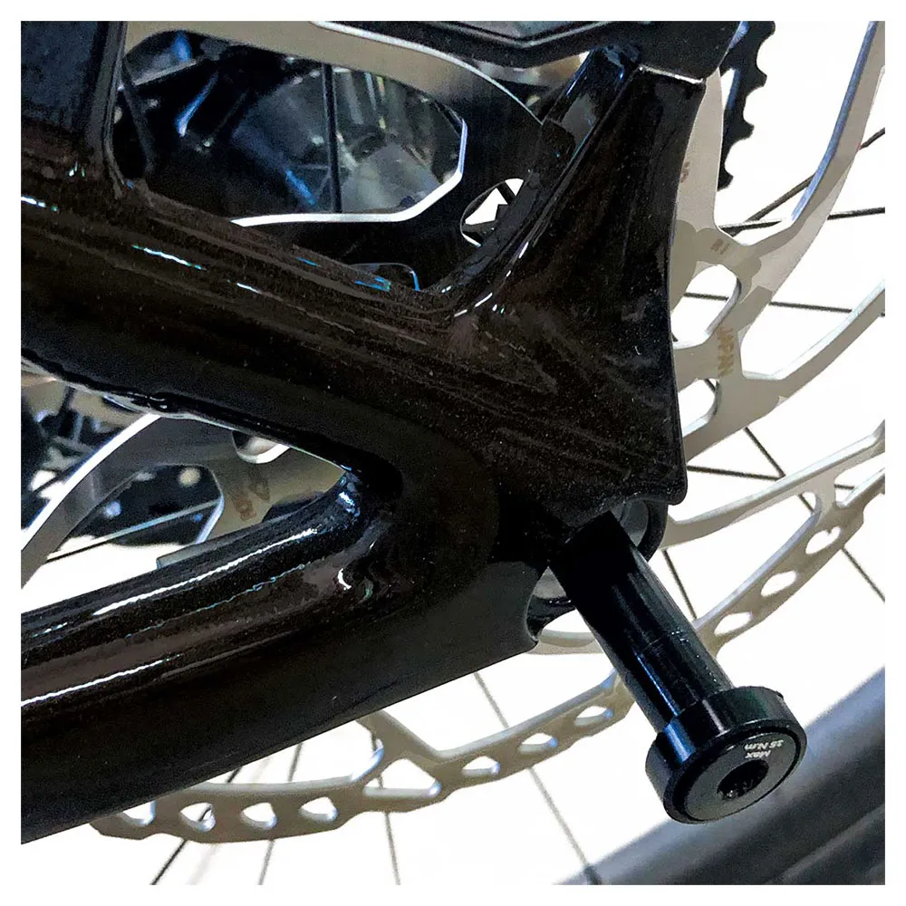 Brn M12xp1.5b170-t18 Genomgående Axel, Black, 142mm Brn M12xp1.5b170-t18 Genomgående Axel, Black, 142mm