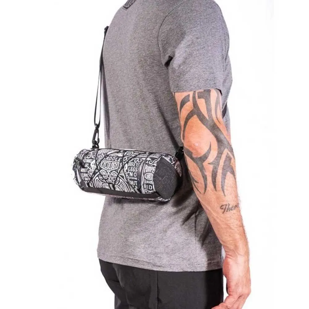 Cycology Wisdom Styrväska 2.4l, Black / white, One Size Cycology Wisdom Styrväska 2.4l, Black / white, One Size