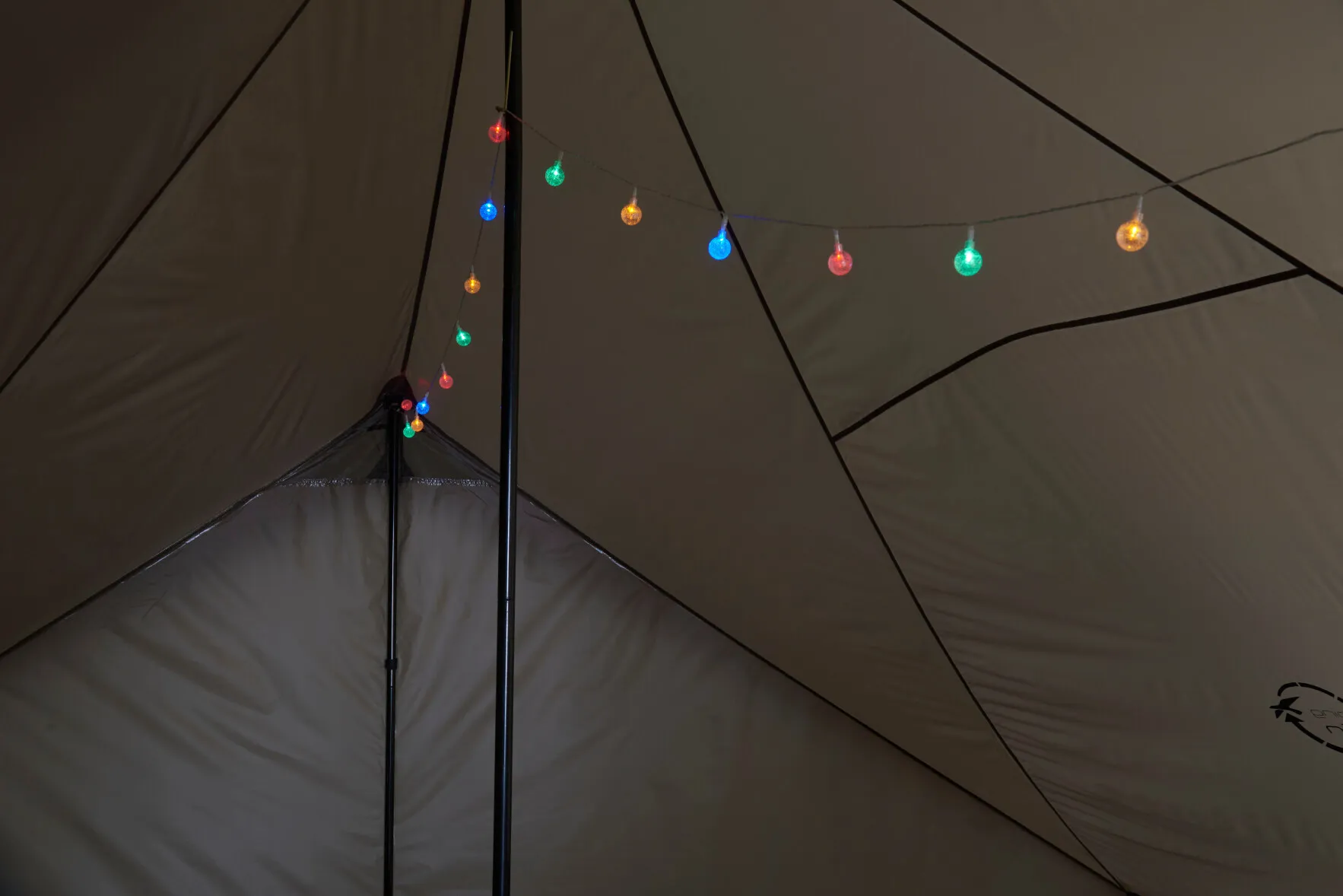 Easy Camp Globe Light Chain Easy Camp Globe Light Chain