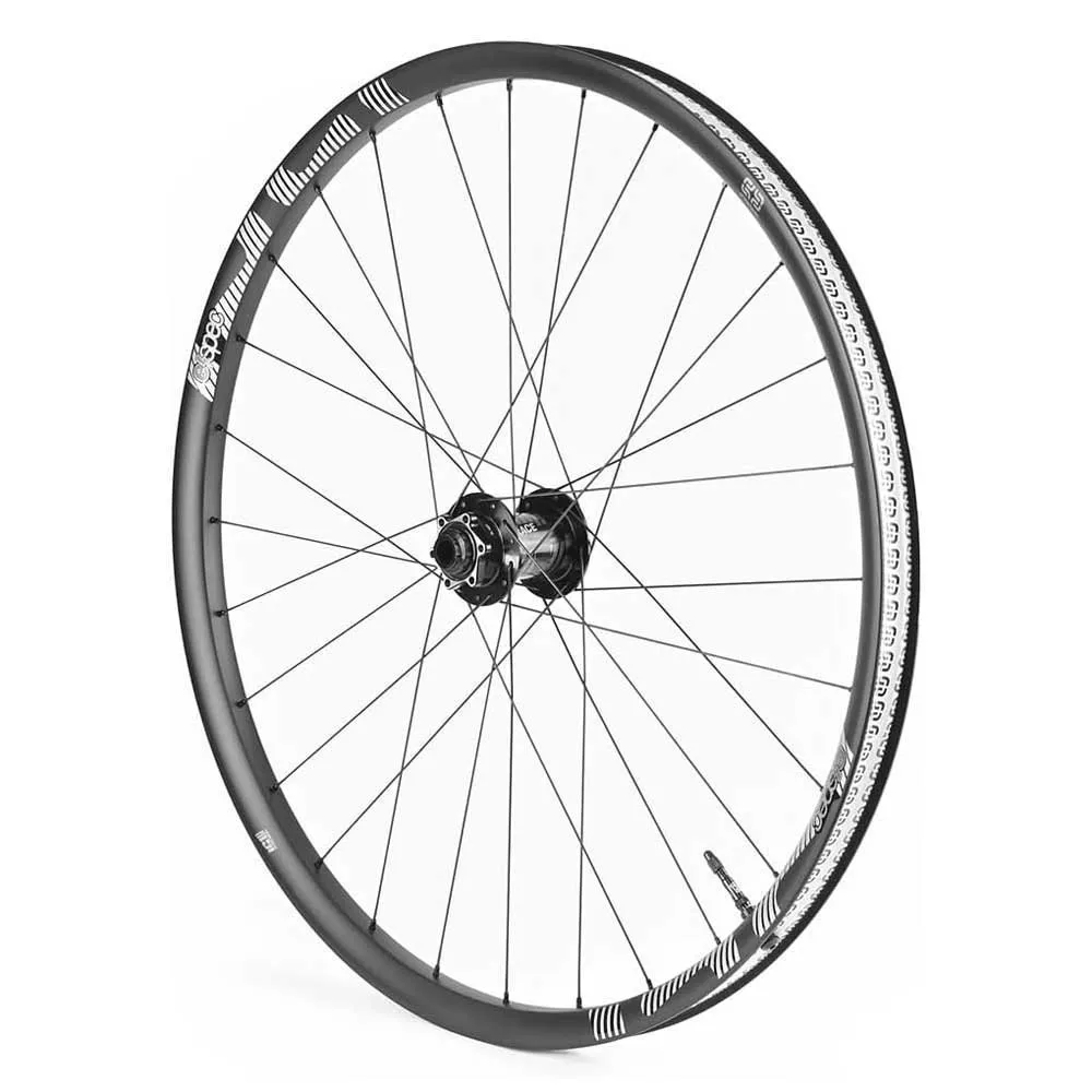 e*thirteen Sylvan Race Carbon 29´´ Framhjul, Black, 15 x 110mm e*thirteen Sylvan Race Carbon 29´´ Framhjul, Black, 15 x 110mm