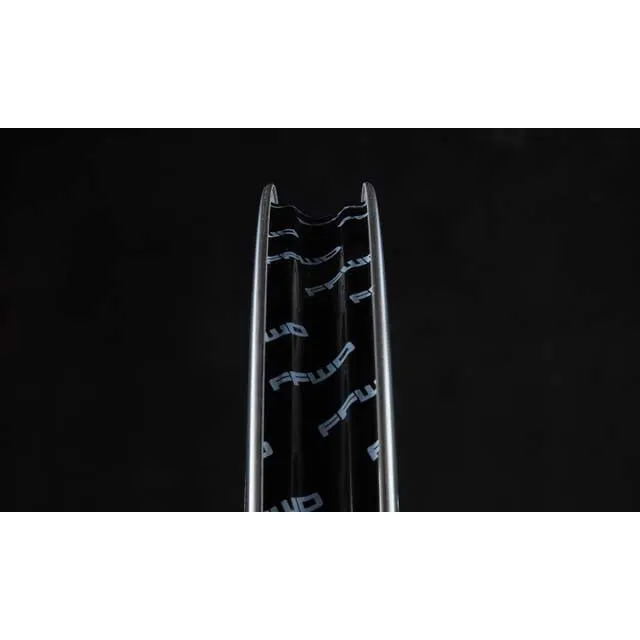 Fast Forward Ryot 33 Cl Disc Tubelees Landsvägshjulset, Black, 12 x 100/12 x 142mm, Shimano/Sram HG Fast Forward Ryot 33 Cl Disc Tubelees Landsvägshjulset, Black, 12 x 100/12 x 142mm, Shimano/Sram HG