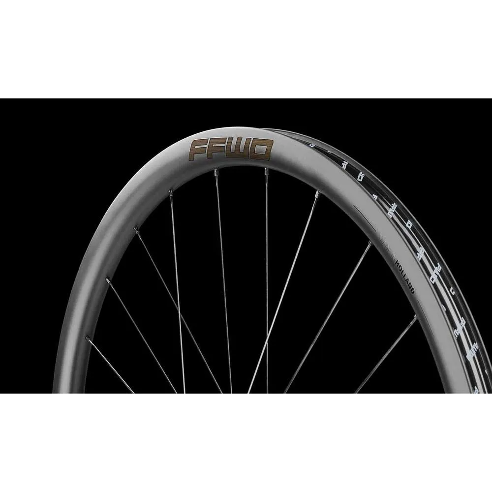 Fast Forward Ryot 33 Cl Disc Tubelees Landsvägshjulset, Black, 12 x 100/12 x 142mm, Shimano/Sram HG Fast Forward Ryot 33 Cl Disc Tubelees Landsvägshjulset, Black, 12 x 100/12 x 142mm, Shimano/Sram HG