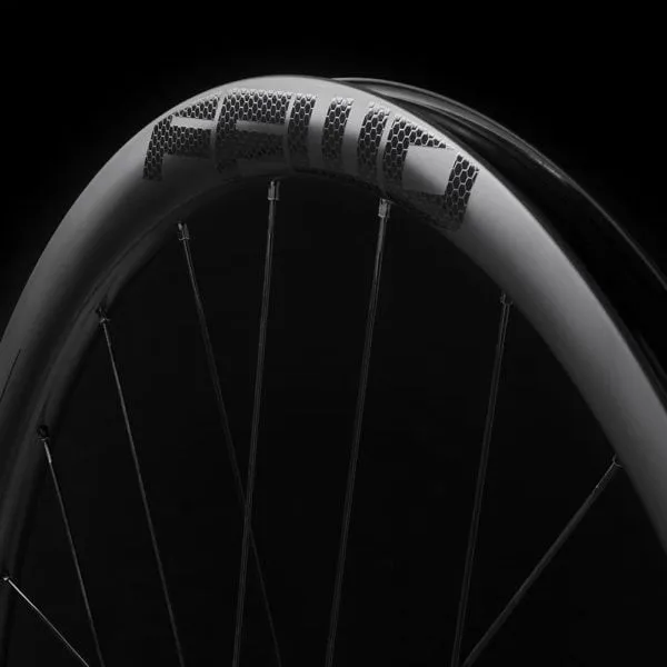 FFWD Ryot 33 Cl Disc Tubeless Landsvägshjulset, Black, 12 x 100 / 12 x 142mm, Sram XDR
