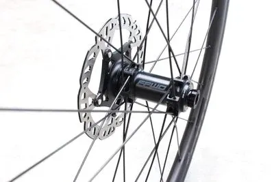 FFWD TYRO Carbon Clincher Hjulset