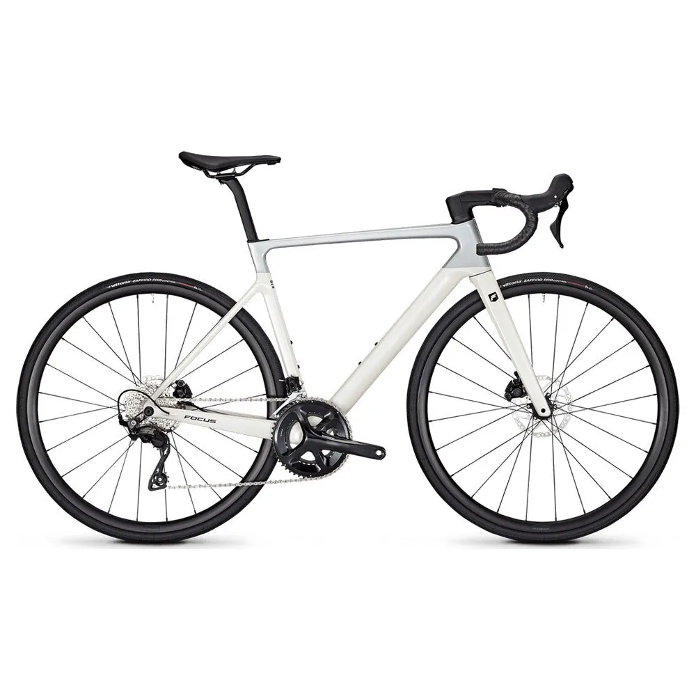 Focus Izalco Max 8.7 R7100 2024 Racercykel, Silver glossy / white metallic glossy