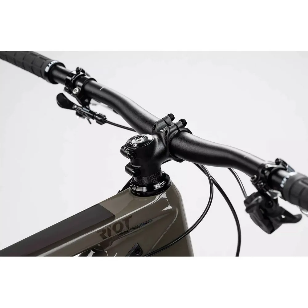 Ghost Riot Am Cf/cf 160/140 Full Party 29´´ Xt 2023 Mtb Cykel