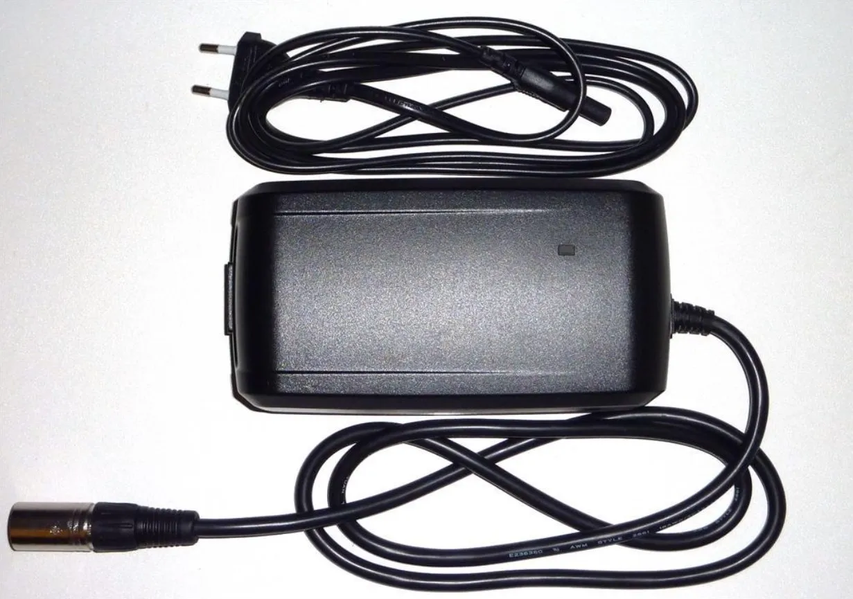 Giant E EnergyPak Laddare, Black, One Size Giant E EnergyPak Laddare, Black, One Size