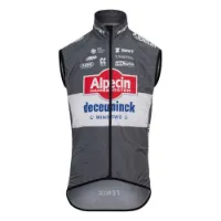 Kalas Alpecin-deceunink 2025 Väst
