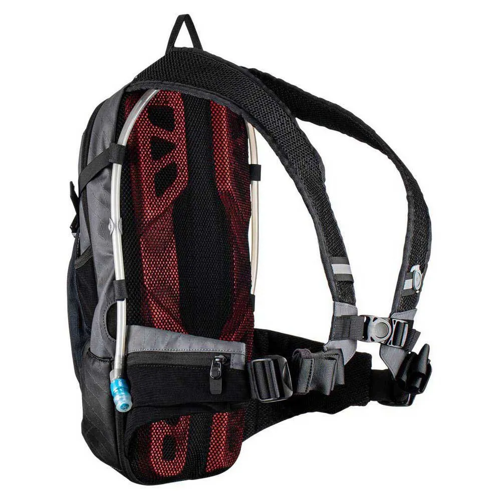Leatt Mountain Lite 1.5 10l Hydreringsryggsäck, Graphite, One Size Leatt Mountain Lite 1.5 10l Hydreringsryggsäck, Graphite, One Size