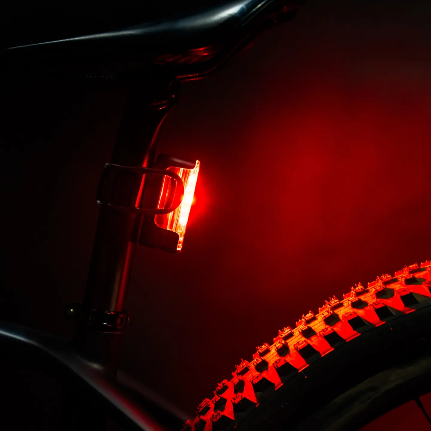 Lezyne Strip 300+ Baklampa, Black