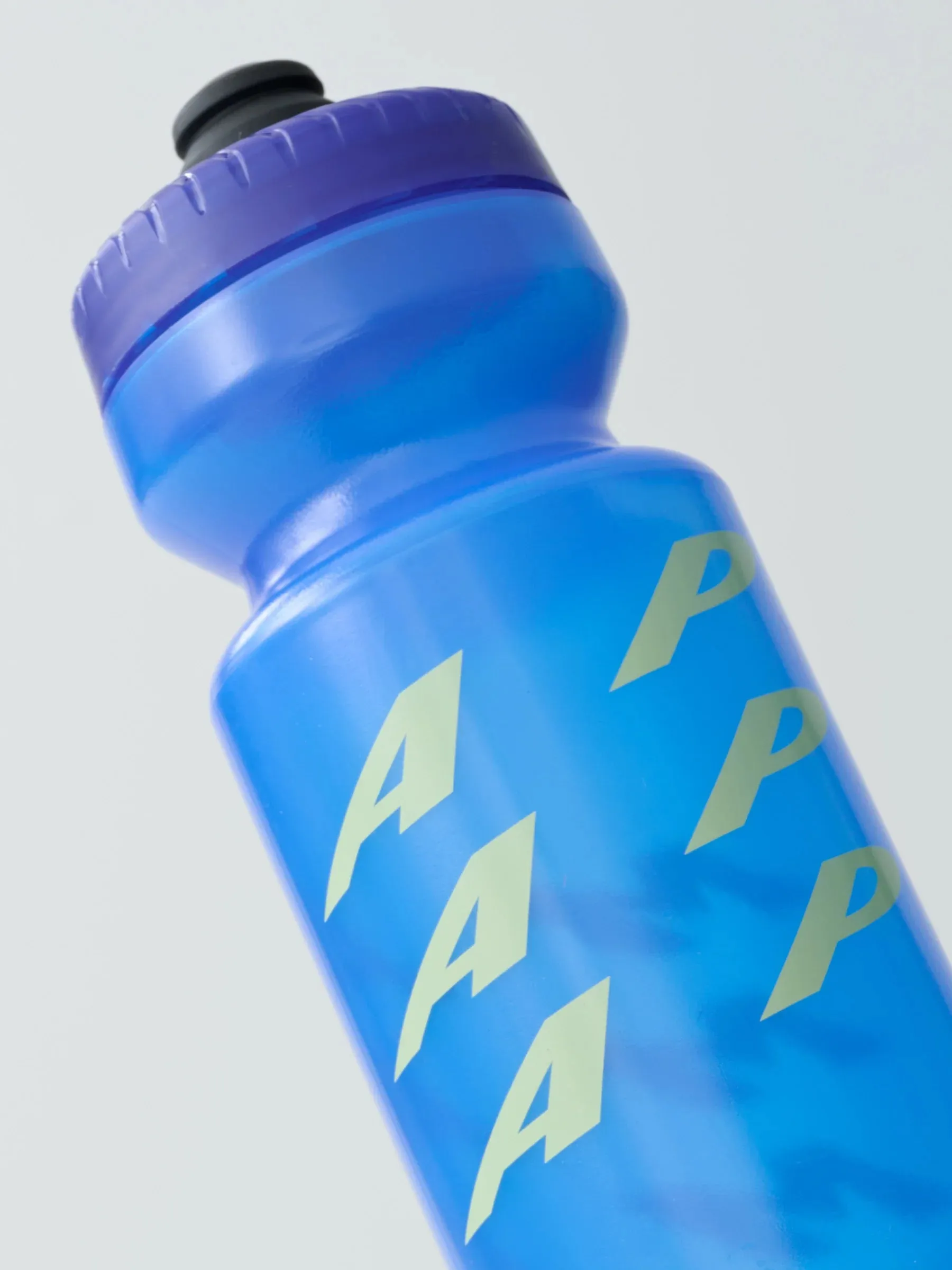 MAAP Evade Bottle, Blue/Meadow MAAP Evade Bottle, Blue/Meadow