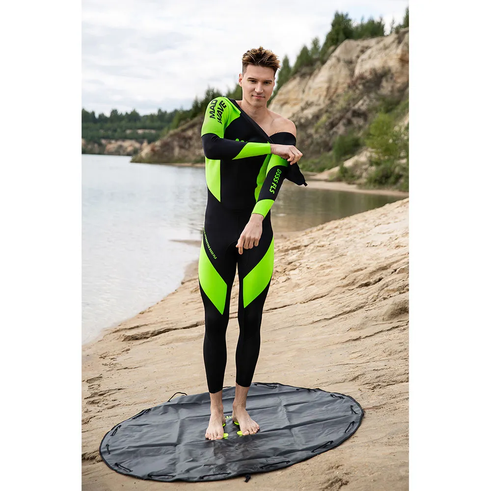 Madwave Skötbädd unisex, Black, 135 x 135cm Madwave Skötbädd unisex, Black, 135 x 135cm