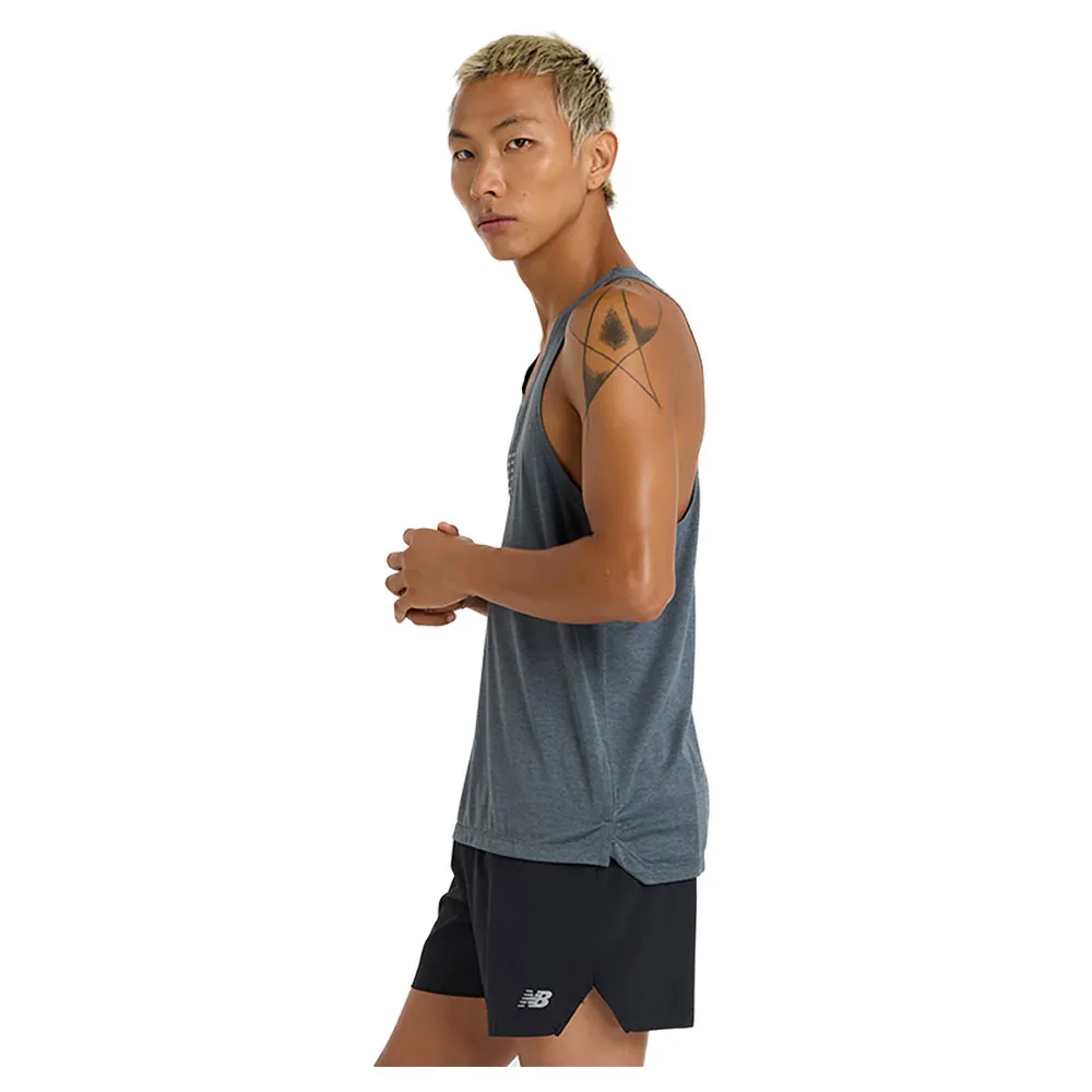 New Balance Athletics Reflective Graphic ärmlös T-shirt male New Balance Athletics Reflective Graphic ärmlös T-shirt male