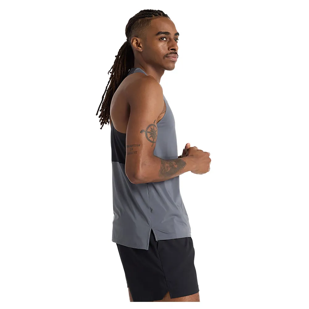 New Balance Race Day ärmlös T-shirt male New Balance Race Day ärmlös T-shirt male