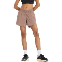 New Balance Sport Essentials 5´´ Shorts female
