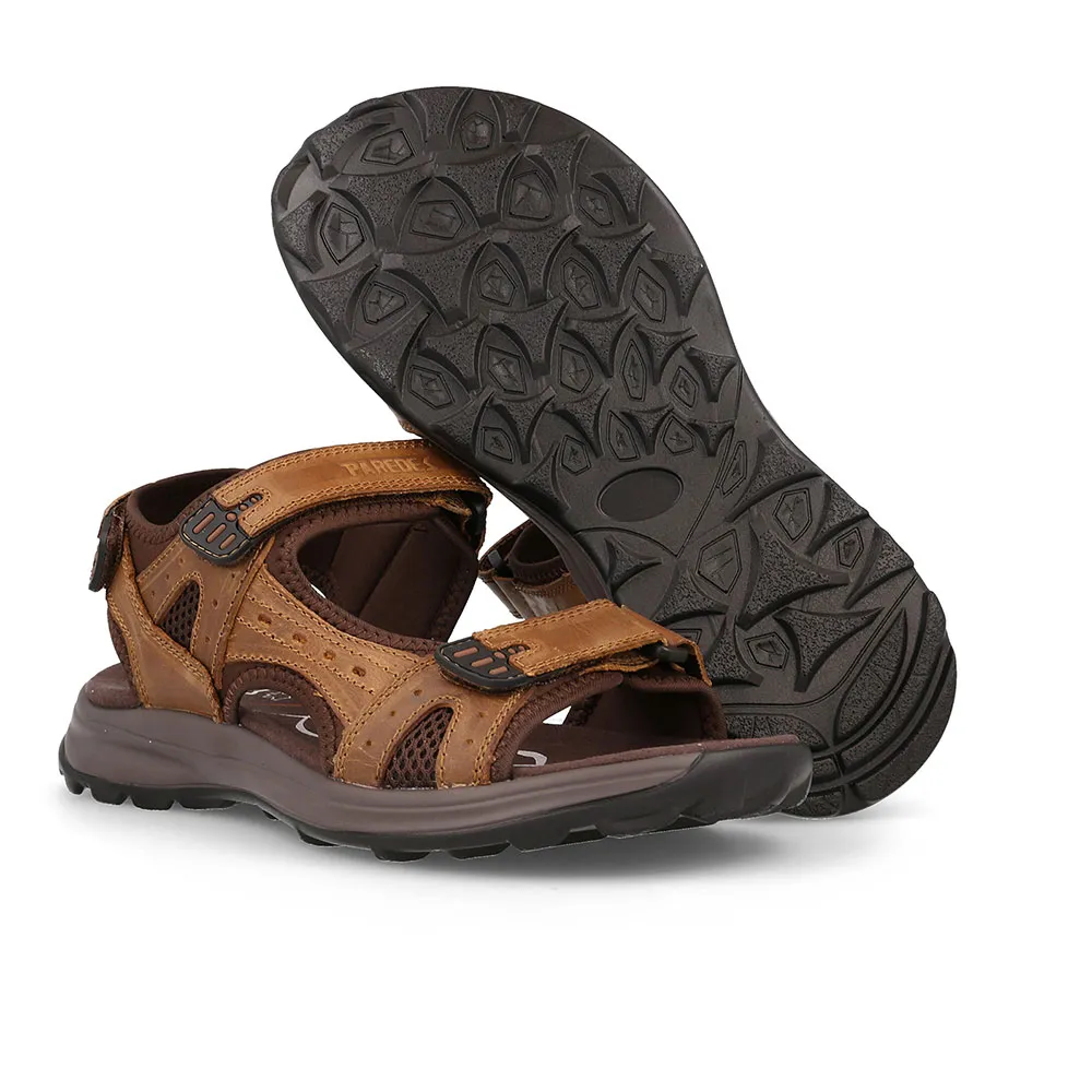 Paredes Adelan Sandaler