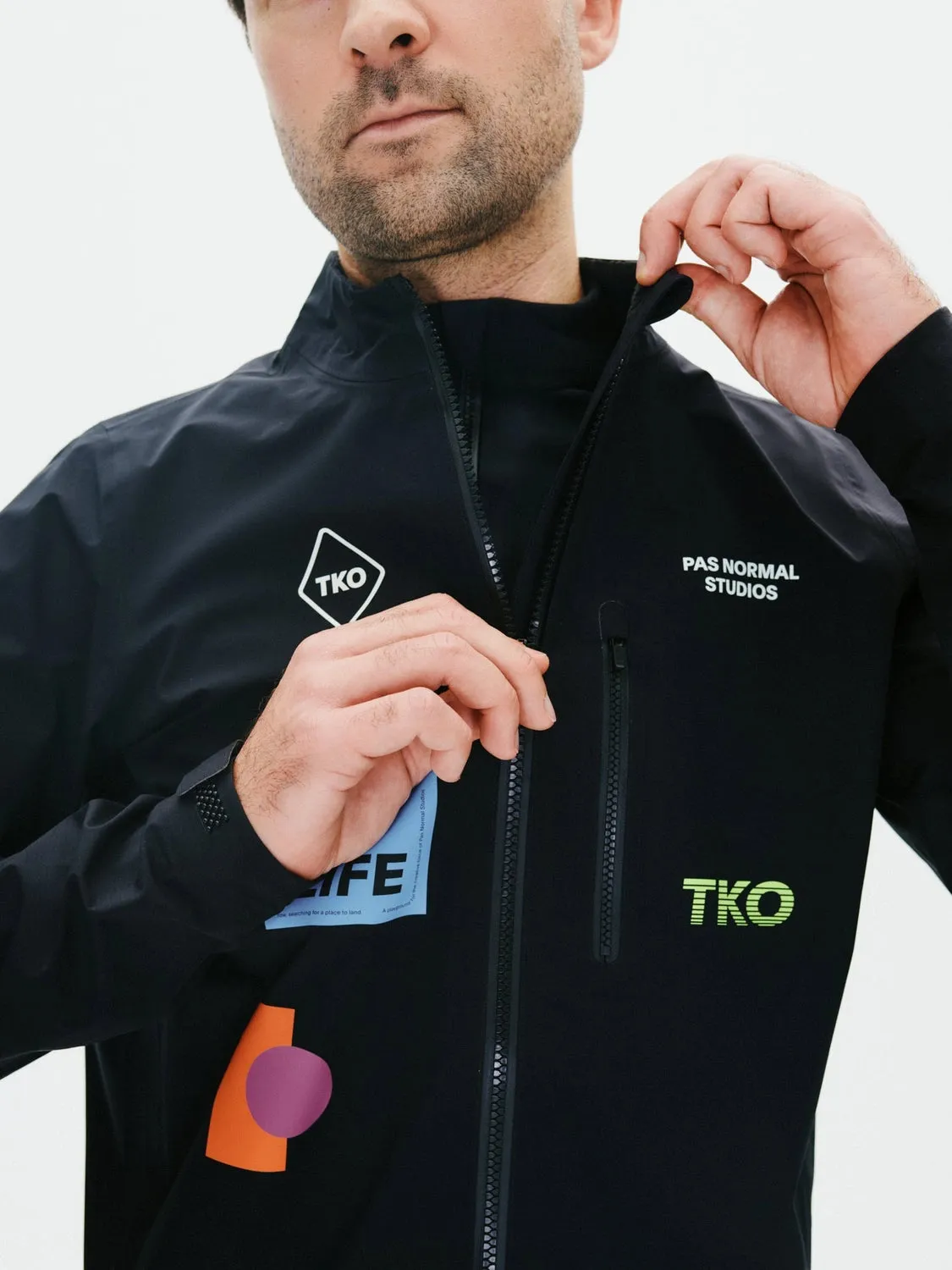 Pas Normal Studios TKO Essential Shield Jacket AW24, Black Pas Normal Studios TKO Essential Shield Jacket AW24, Black
