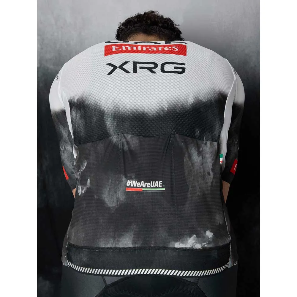 Pissei Uae Team Emirates-xrg 2025 Replica Korta ärmar Cykeltröja Pissei Uae Team Emirates-xrg 2025 Replica Korta ärmar Cykeltröja