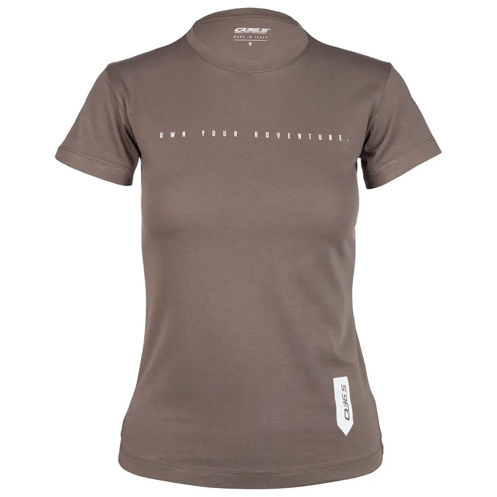 Q36.5 Own Your Adventure T-shirt Med Korta ärmar Q36.5 Own Your Adventure T-shirt Med Korta ärmar