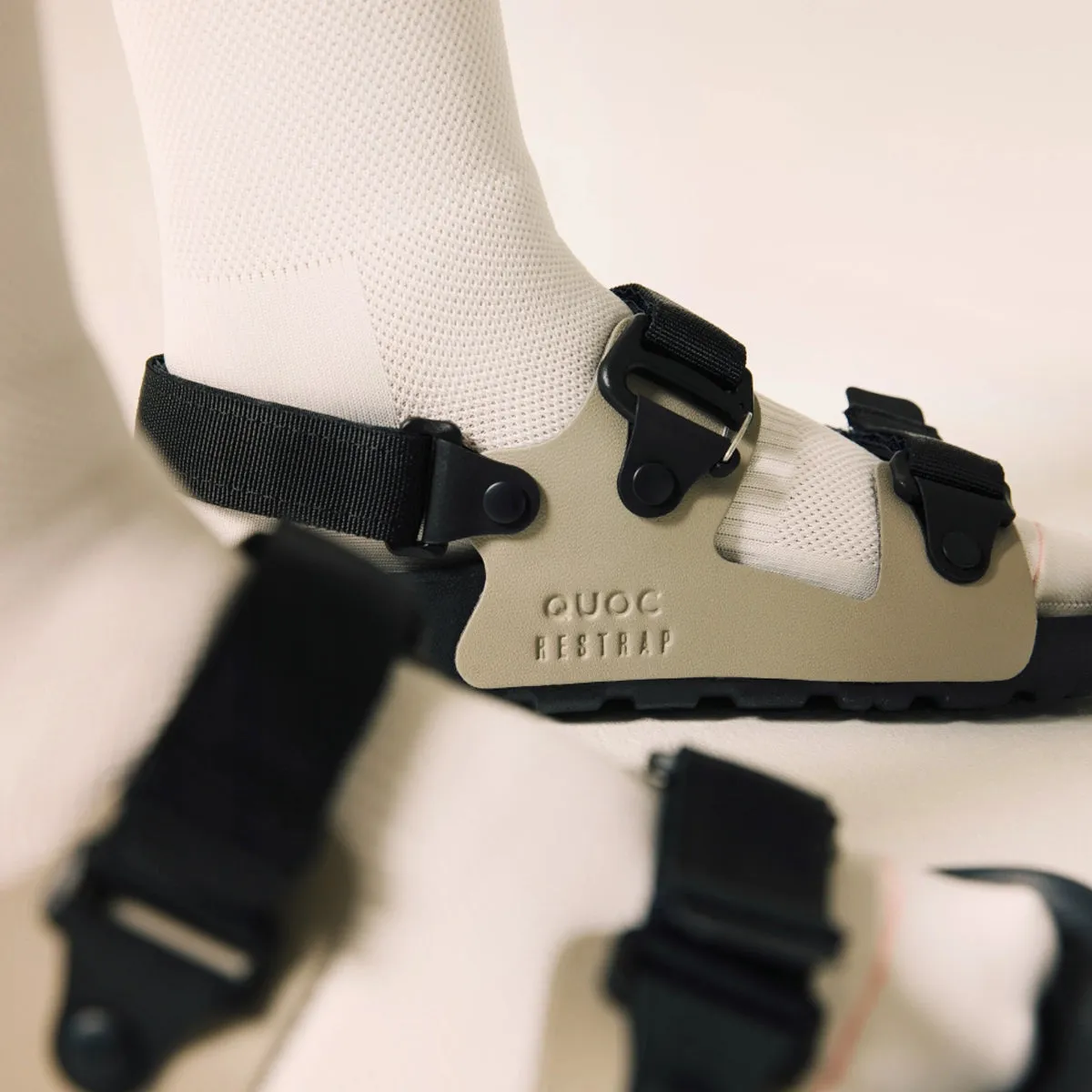 QUOC X RESTRAP SANDAL QUOC X RESTRAP SANDAL