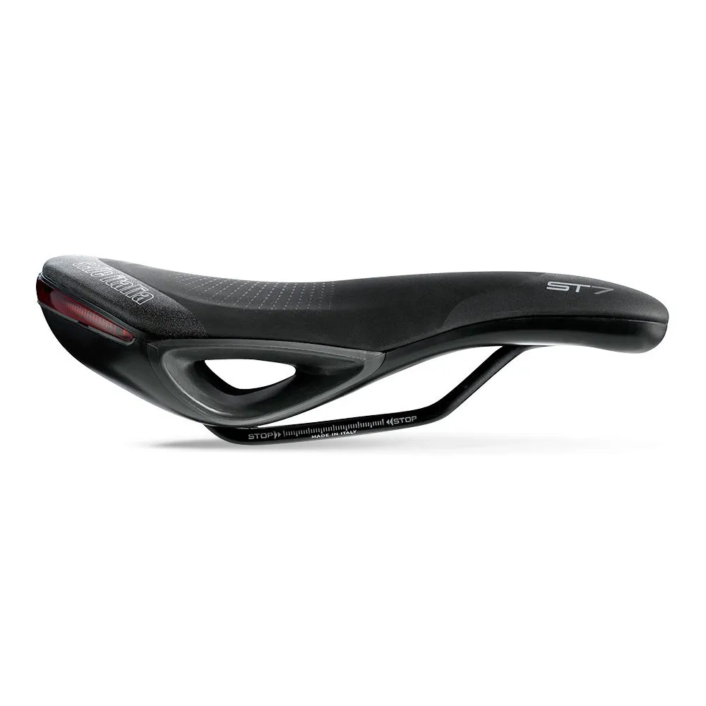 Selle Italia St7 Superflow Cykelsadel, Black, 165mm Selle Italia St7 Superflow Cykelsadel, Black, 165mm