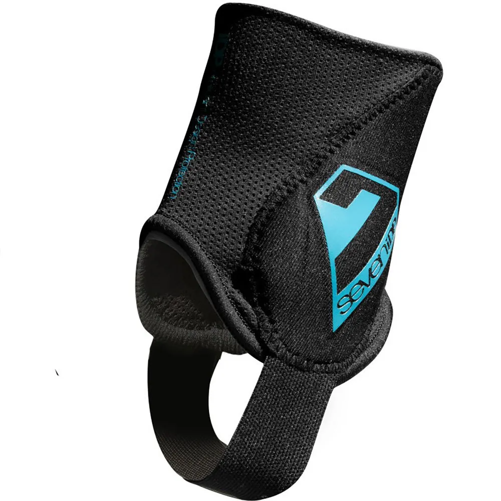 Seven IDP Control Ankelskydd, Black / blue Seven IDP Control Ankelskydd, Black / blue