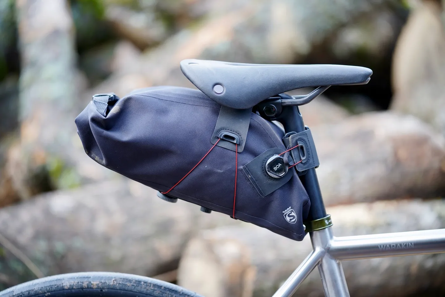 SILCA Grinta Roll Top Sadelväska, Black, One Size