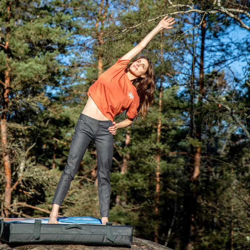 Snap Climbing Crop Hemp T-shirt Med Korta ärmar, Terracota