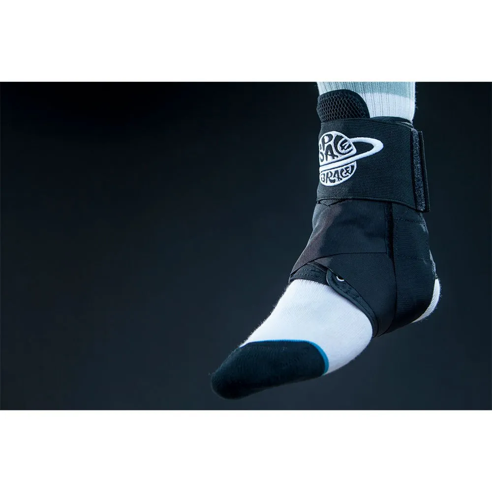 Space Brace Ankelskydd, Black
