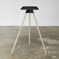 Tons Laptop Stand Ekträ med Hållare till Smartphone Tons Laptop Stand Ekträ med Hållare till Smartphone