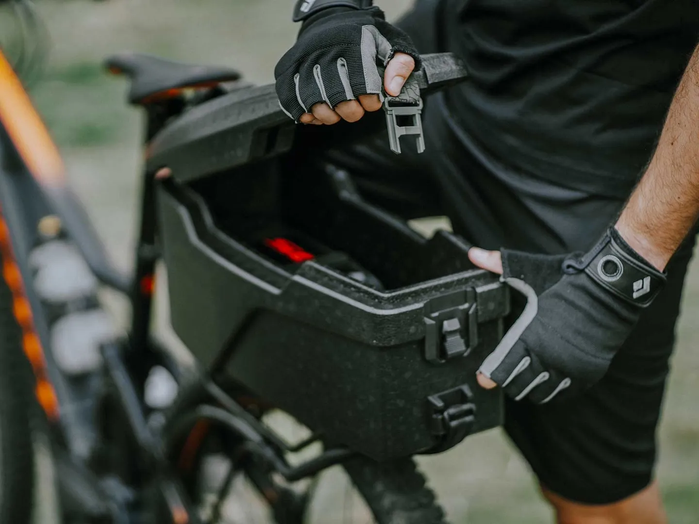 Topeak E-Xplorer TrunkBox Pakethållarbox