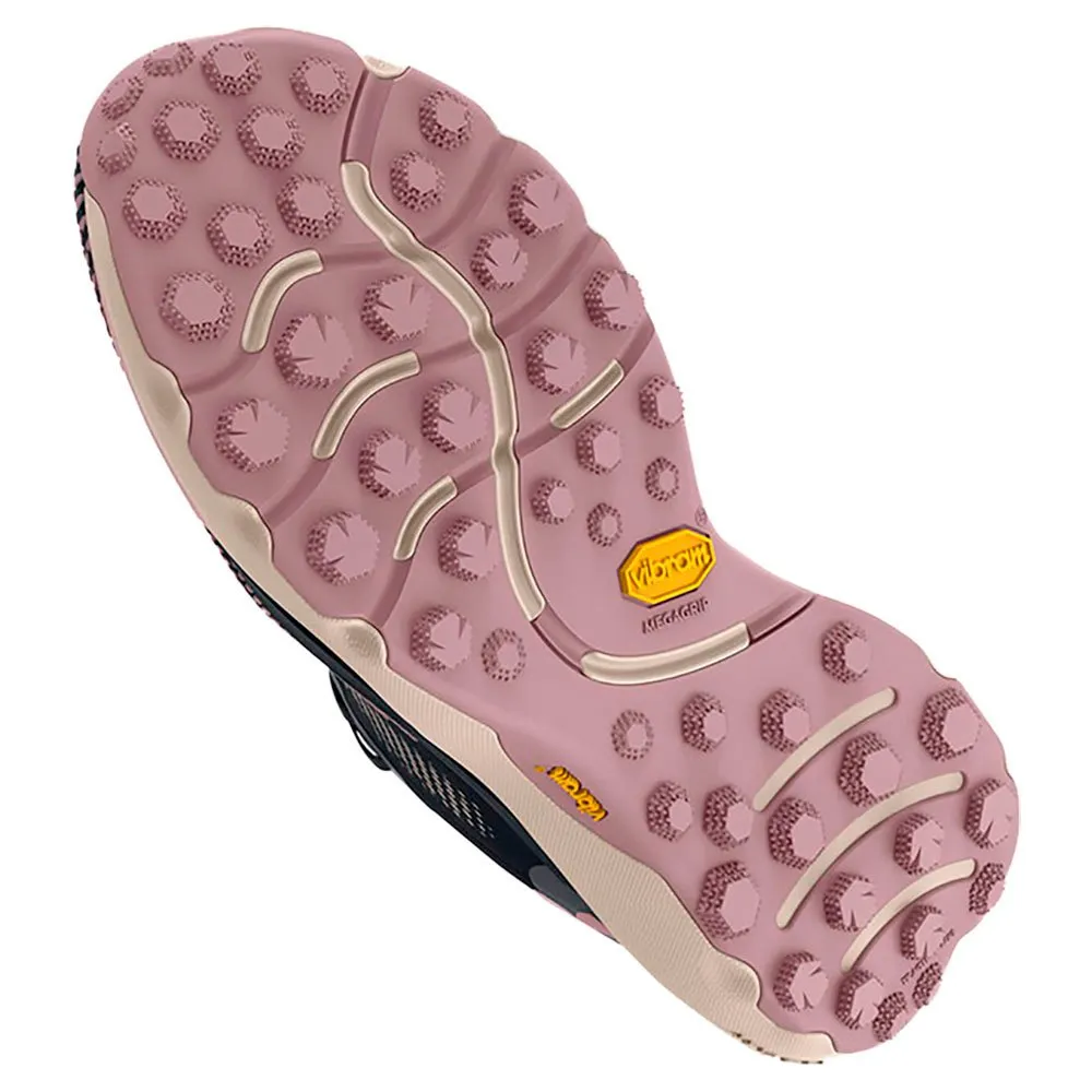 Under Armour Infinite Pro Trail Trailskor female