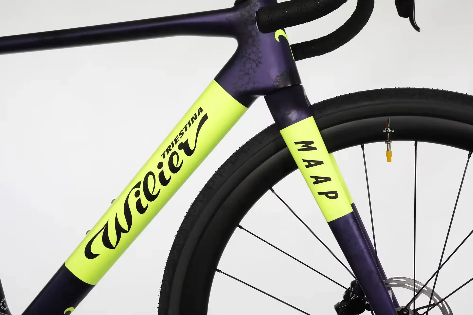 Wilier Rave SLR Sram Force D2 XPLR AXS Complete Gravel Bike, Ivar Slik/Maap Wilier Rave SLR Sram Force D2 XPLR AXS Complete Gravel Bike, Ivar Slik/Maap