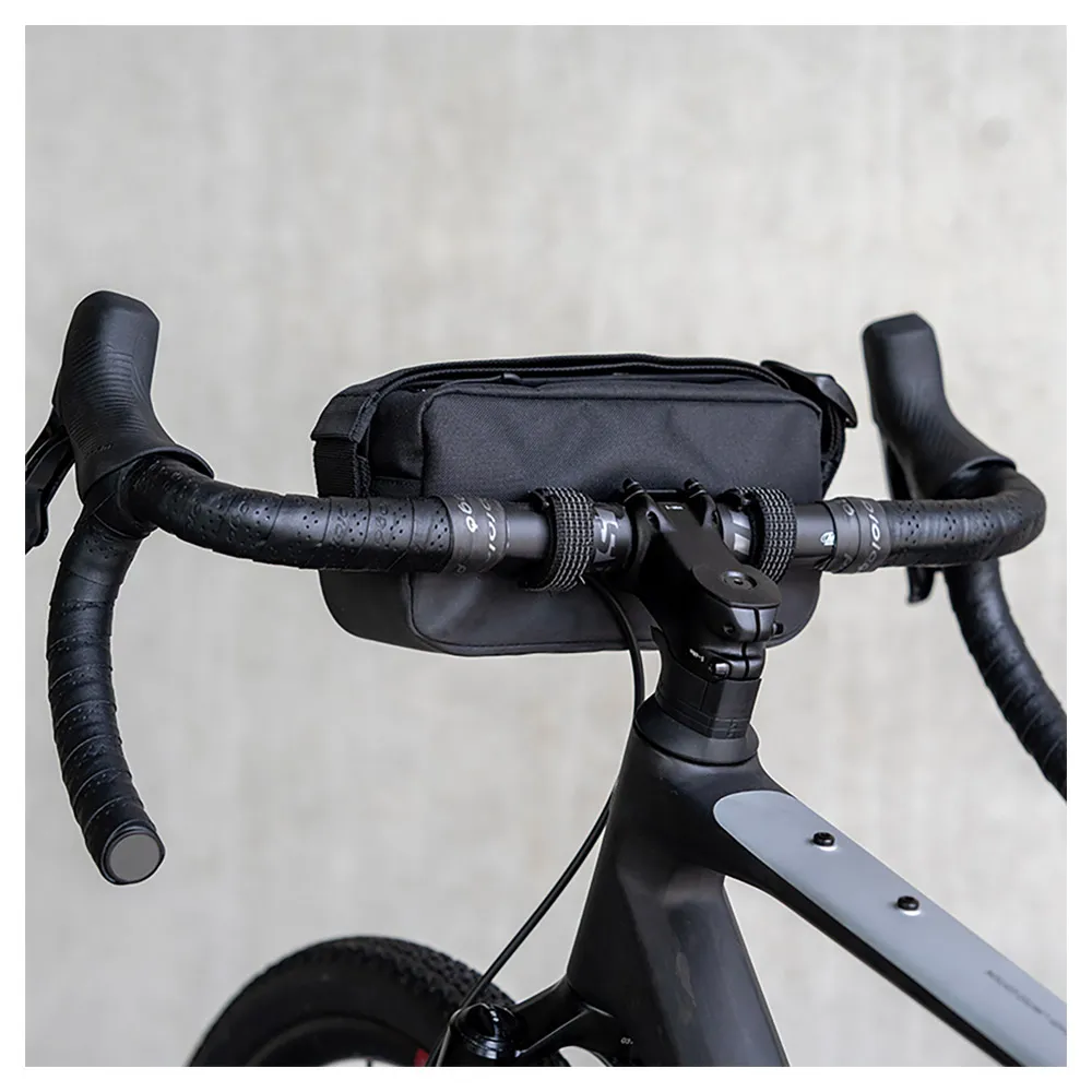 XLC Ba-w14 Styrväska 2.2l, Black / reflective, One Size